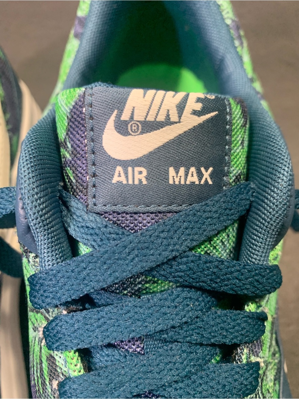 Nike Air Max 1, Men’s Blue Green Floral Print Sneakers Shoe Size- 9 ( Rare ) - Picture 7 of 9